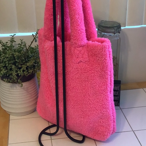 ‘Justice’ Faux Fur Hot Pink Tote/Purse - Picture 4 of 8